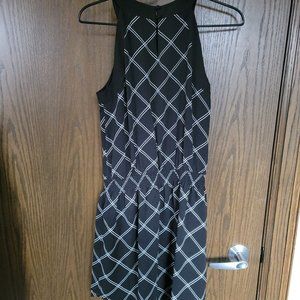 Gorgeous White House Black Market Black and White Dress Size 2